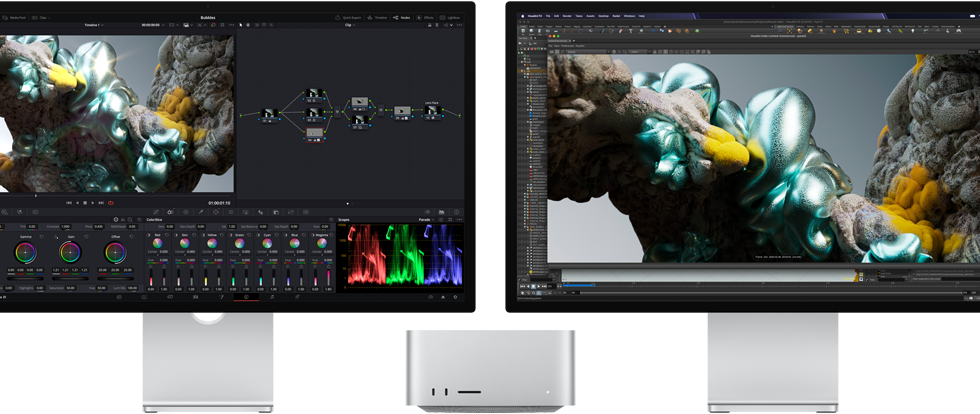 Οθόνη Studio Display και οθόνη Studio Display XDR, μία δίπλα σε κάθε πλευρά του Mac Studio, οι οποίες εμφανίζουν τον χώρο εργασίας του καλλιτέχνη, λογισμικό και εργαλεία μοντέλων 3D