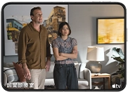 打開的 iPhone Duo，內螢幕展示 Apple TV+ 節目影片的靜態畫面