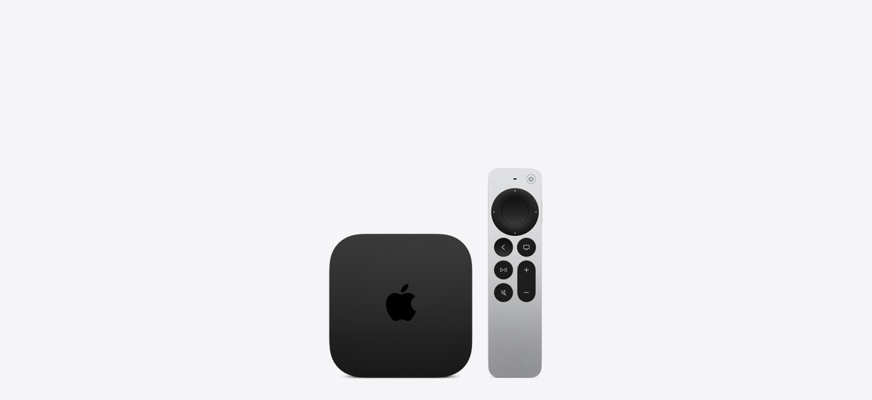 黑色 Apple TV 4K 的正面外觀，展示正方形外觀，Apple 標誌位於頂部，採用圓角設計。Siri Remote 的正面外觀，展示環形觸控式點觸板和凸起的按鈕