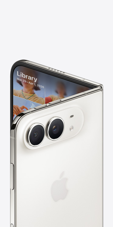 جهاز iPhone 17 Pro، الجانب الخلفي الخارجي، نظام كامير Pro Fusion يمتد في الجزء العلوي، جهاز iPhone Air، جانب نحيف للغاية من التيتانيوم، جهاز iPhone 17، الجانب الخلفي الخارجي، نظام الكاميرا المزدوجة المتطور في الزاوية العلوية اليسرى