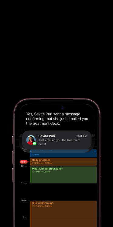 Imagem parcial da parte da frente do iPhone 18 Pro na cor bordô mostrando uma conversa com a Siri AI usando a Apple Intelligence e o app Calendário exibido abaixo de uma conversa do iMessage sobre um tratamento de diretor